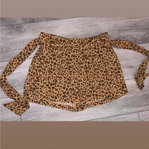 A New Day Size Large High Waisted Dressy Shorts Belted Animal Print EUC